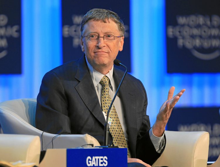 Bill Gates pronostica cómo será el mundo post pandemia: 50% menos viajes de negocios y 30% menos trabajo en oficinas